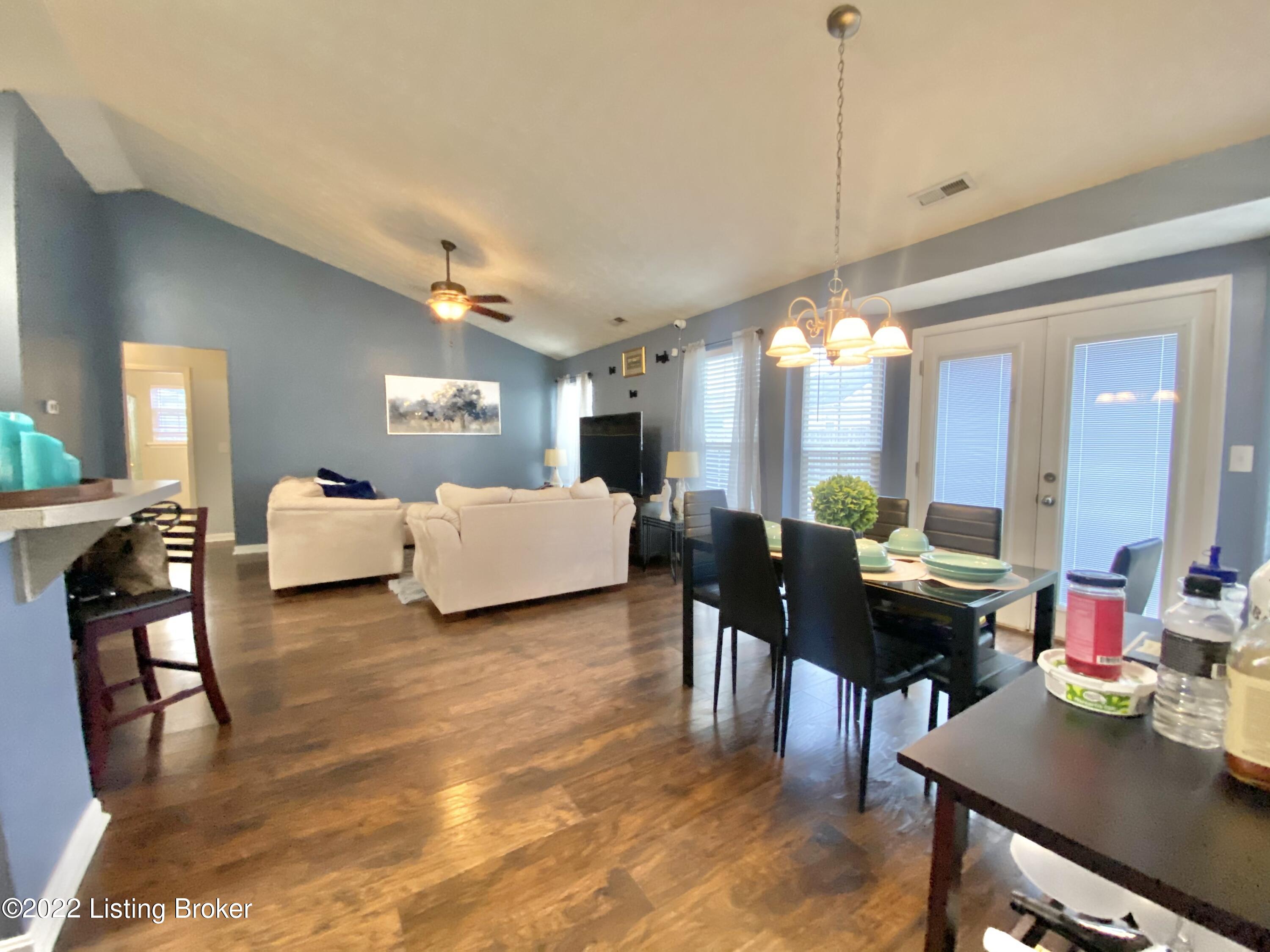 7806 Lariat Road Louisville, KY 40219 - Photo 32 of 38 8AD4515E-9989-48D3-875C-0CD6ADEECD4D