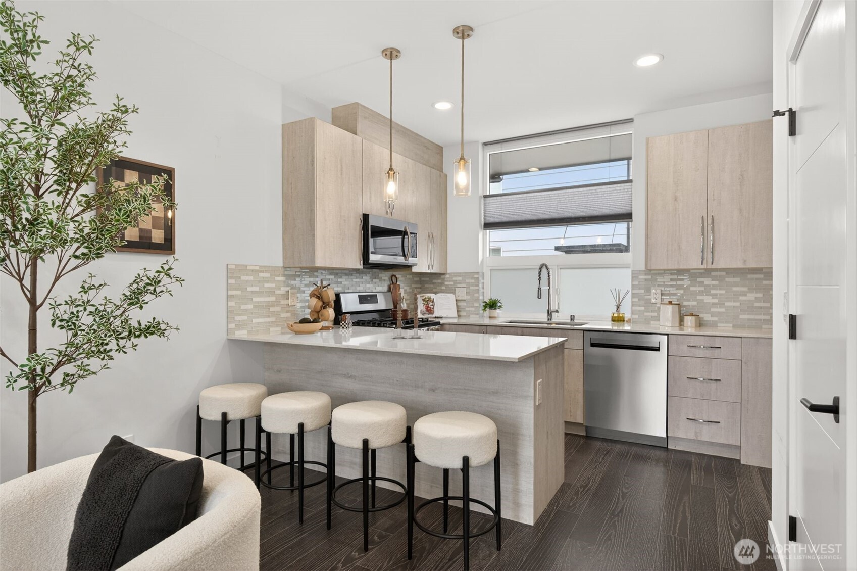 945 Northwest 56th Street Seattle, WA 98107 - Photo 7 of 22