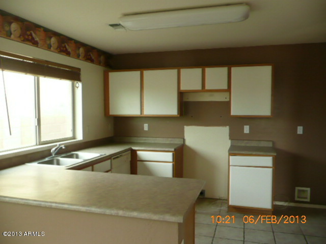 3229 West Alta Vista Road Phoenix, AZ 85041 - Photo 5 of 21 P1660637