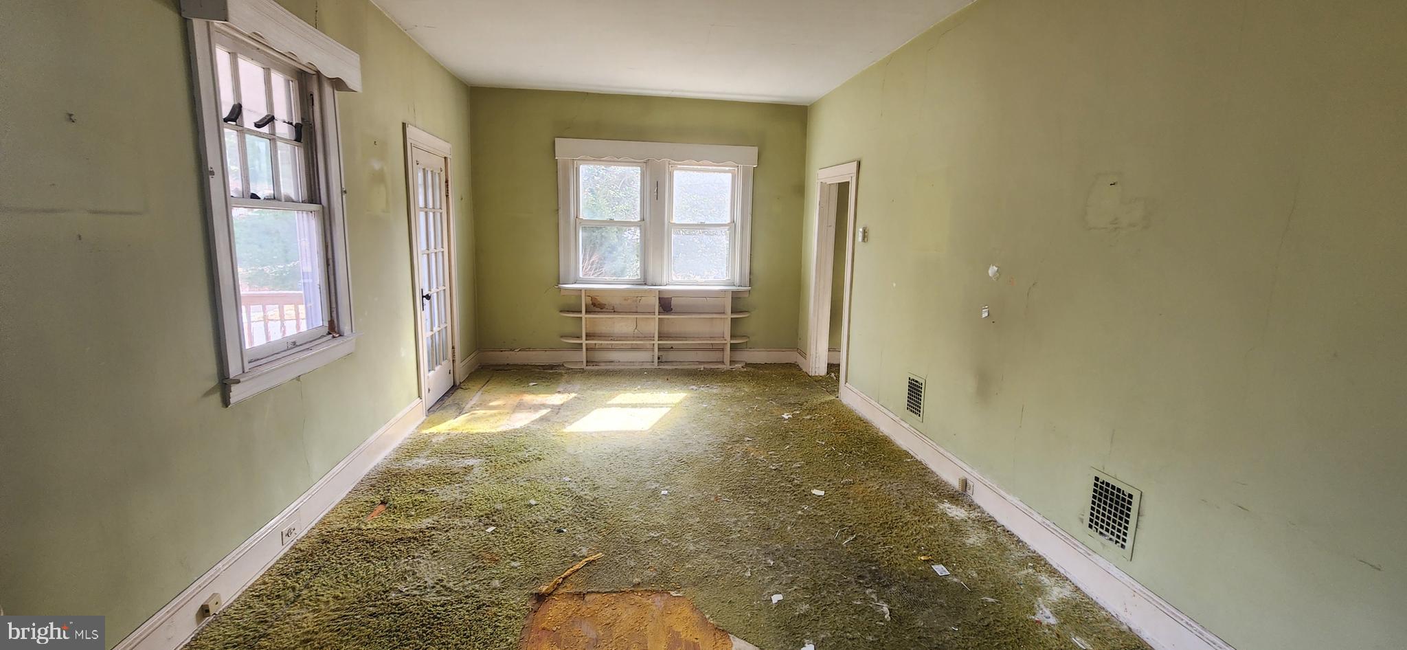 820 Cedarcroft Road Baltimore, MD 21212 - Photo 3 of 14