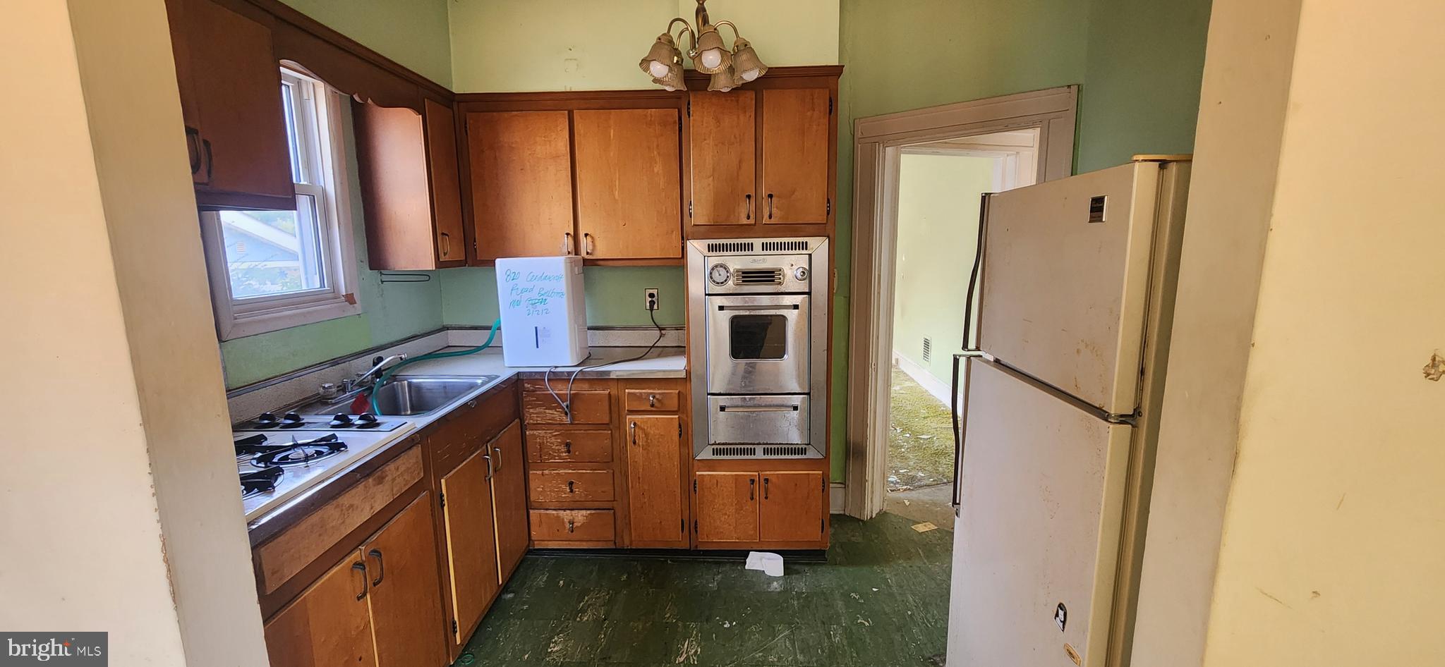 820 Cedarcroft Road Baltimore, MD 21212 - Photo 4 of 14