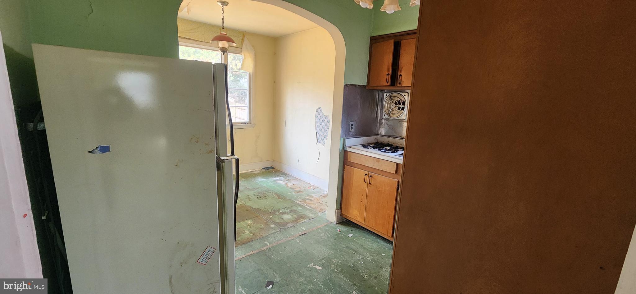 820 Cedarcroft Road Baltimore, MD 21212 - Photo 5 of 14