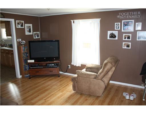 100 Center Avenue Rices Landing, PA 15357 - Photo 5 of 12 Family Room.