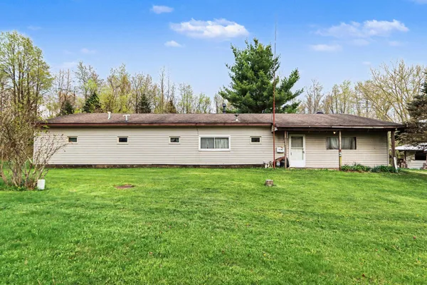 $370,000 | 9849 West V Avenue, Schoolcraft, MI 49087