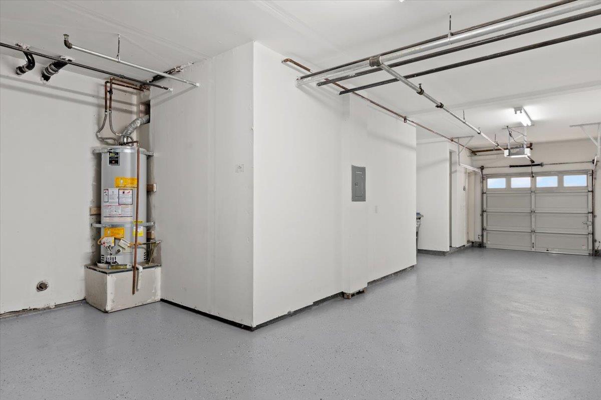 467 Whitechapel Avenue San Jose, CA 95136 - Photo 25 of 34 a view of a garage