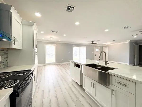 $240,000 | 3712 Melissa Drive, Harvey, LA 70058