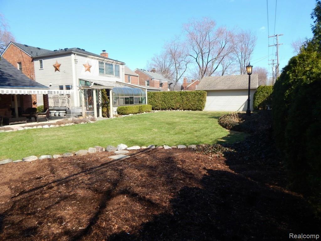 1505 Hampton Road Grosse Pointe, MI 48236 - Photo 3 of 35 03.Back