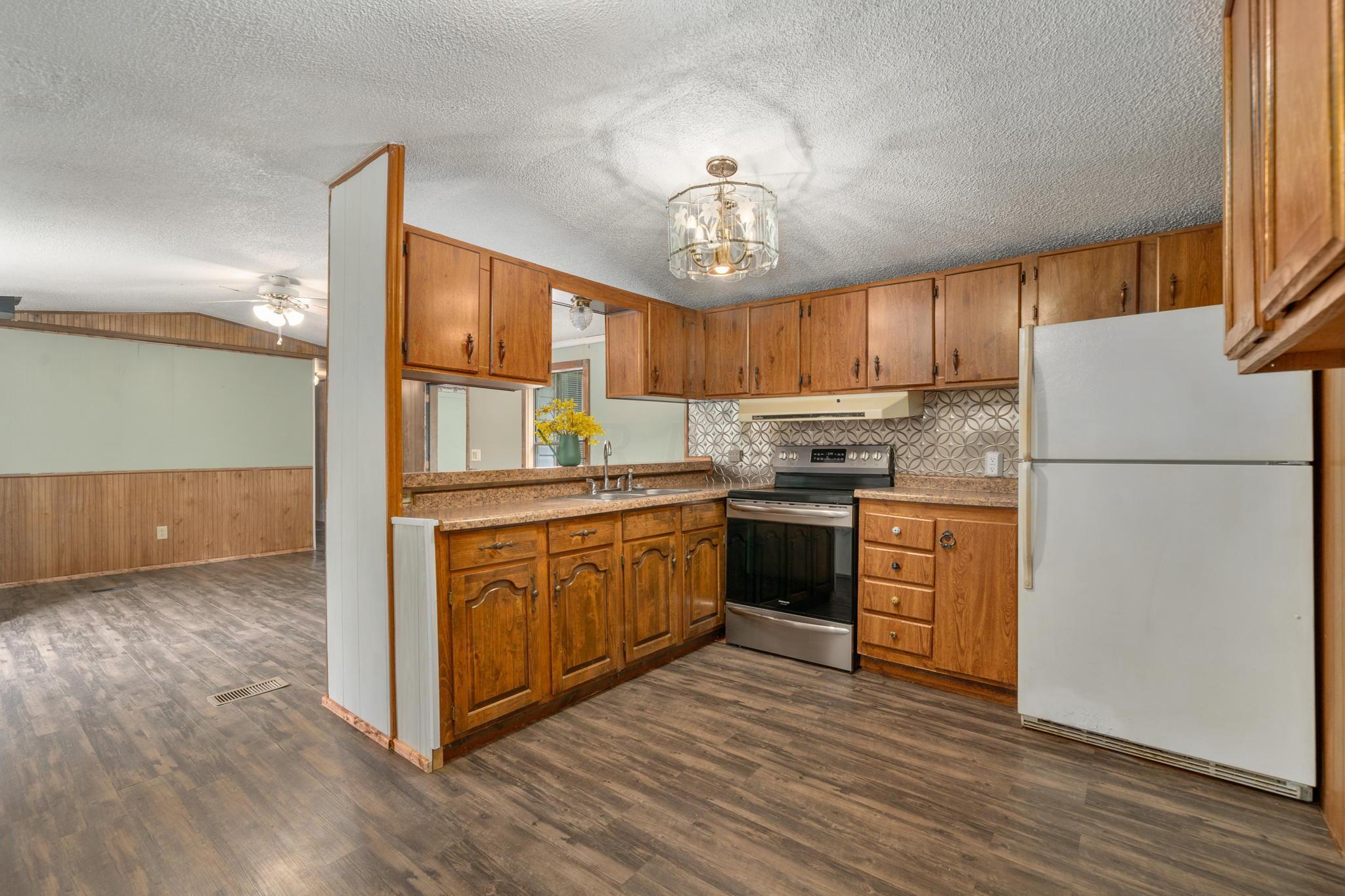 14268 Old McArthur Road Logan, OH 43138 - Photo 10 of 62 11-web-or-mls-DSC08625