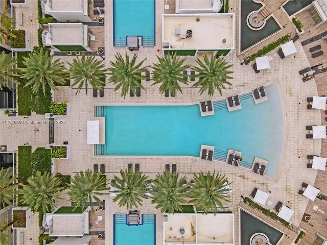 a view of a large multi story building