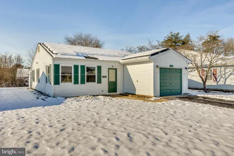 $315,000 | 105 Huntington Drive, Southampton, NJ 08088