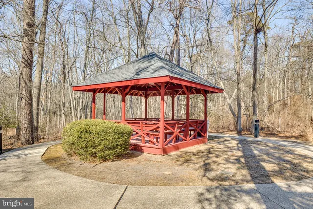 $315,000 | 105 Huntington Drive, Southampton, NJ 08088