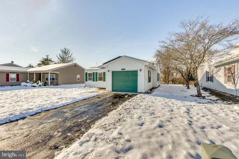 $315,000 | 105 Huntington Drive, Southampton, NJ 08088