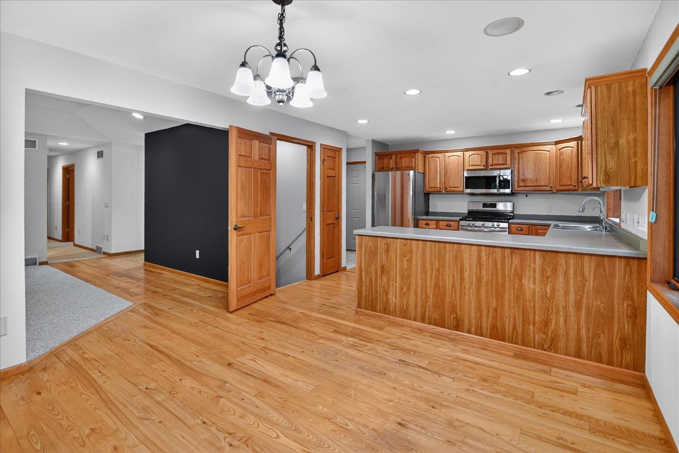 4454 Beale Street Madison, WI 53711 - Photo 11 of 47