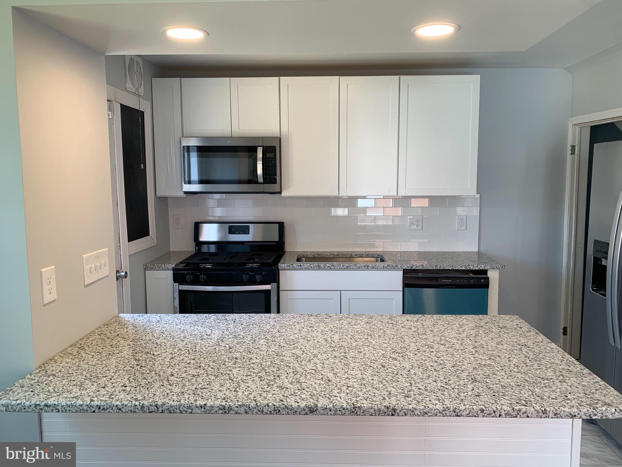 955 Middlesex Road Baltimore, MD 21221 - Photo 4 of 19