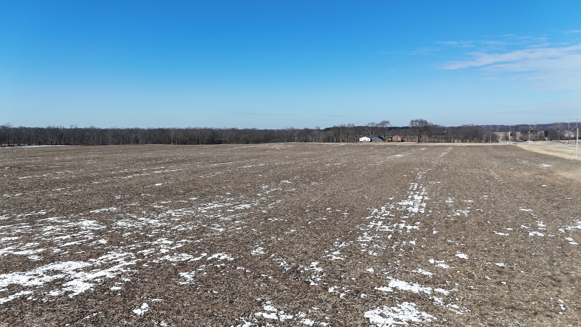 0 26th Highway Hennepin, IL 61327 - Photo 12 of 16 a view of an ocean and mountain