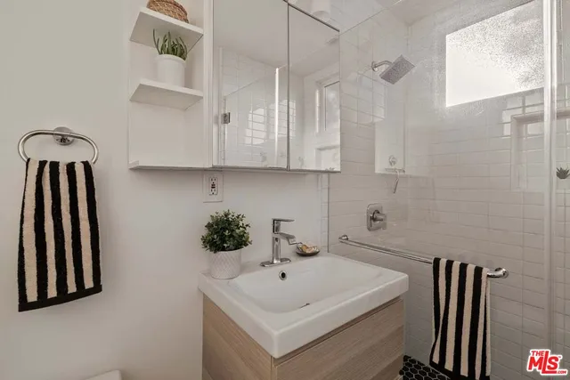 $1,049,000 | 3887 Aguilar Street, Los Angeles, CA 90065