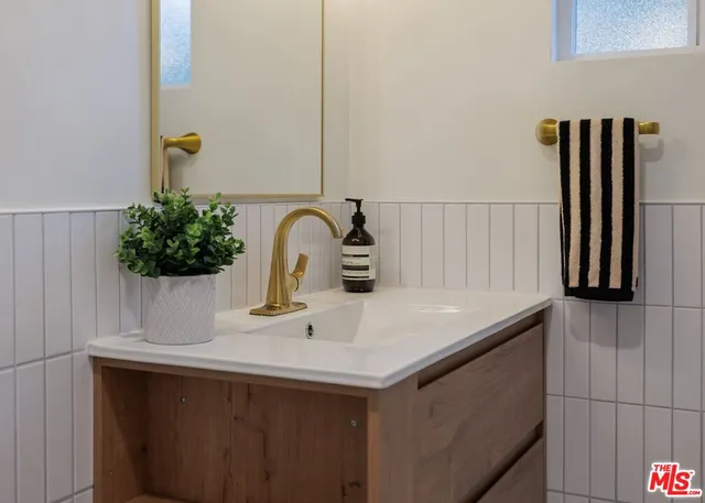 $1,049,000 | 3887 Aguilar Street, Los Angeles, CA 90065