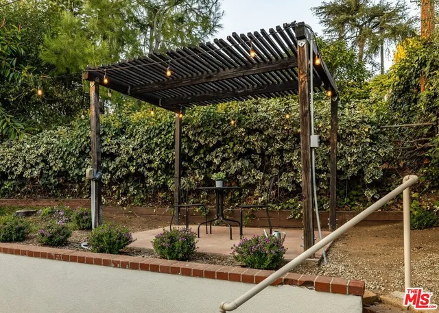 $1,049,000 | 3887 Aguilar Street, Los Angeles, CA 90065