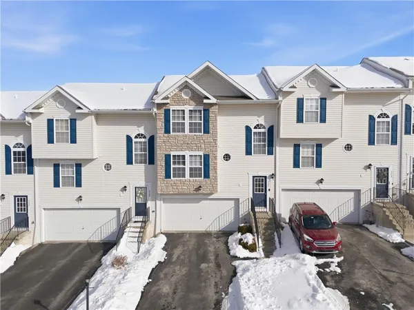 $275,000 | 3204 Canterbury Drive, Imperial, PA 15126