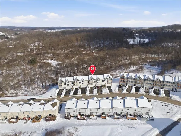 $275,000 | 3204 Canterbury Drive, Imperial, PA 15126