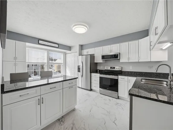 $275,000 | 3204 Canterbury Drive, Imperial, PA 15126