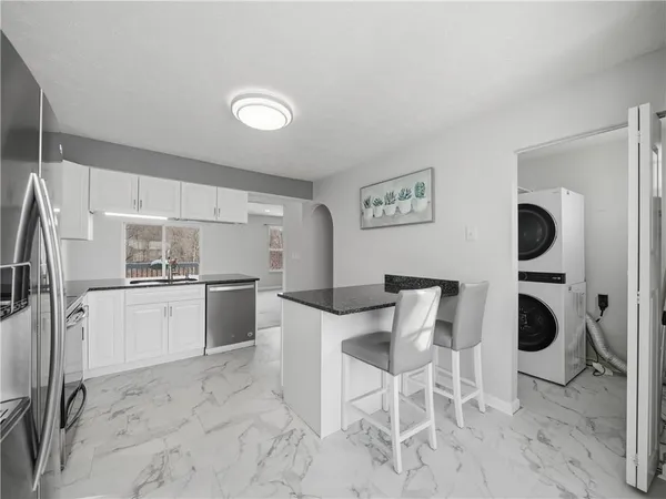 $275,000 | 3204 Canterbury Drive, Imperial, PA 15126