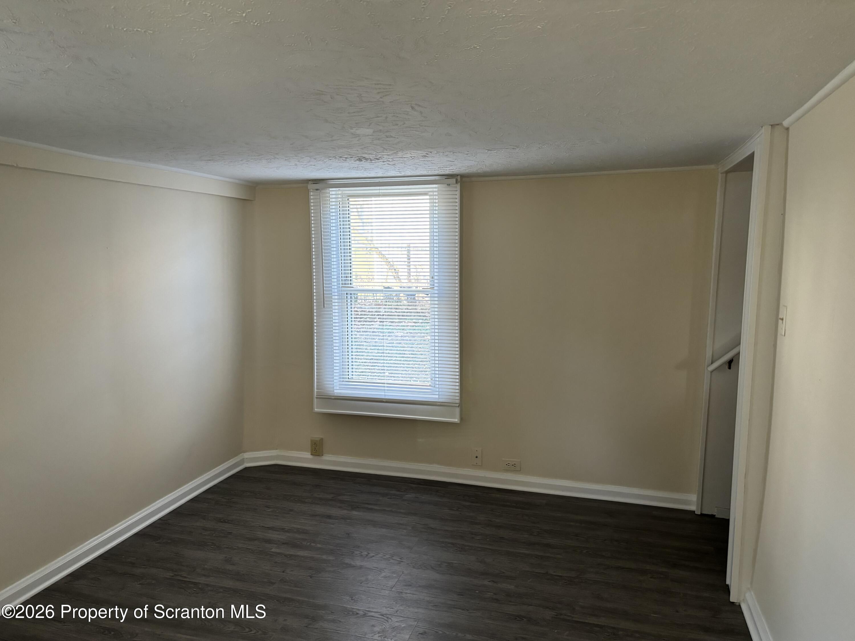 146 6th Street Blakely, PA 18447 - Photo 8 of 24 Living room back home