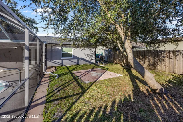 a view of an outdoor space