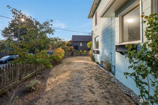 a view of a back yard of the house