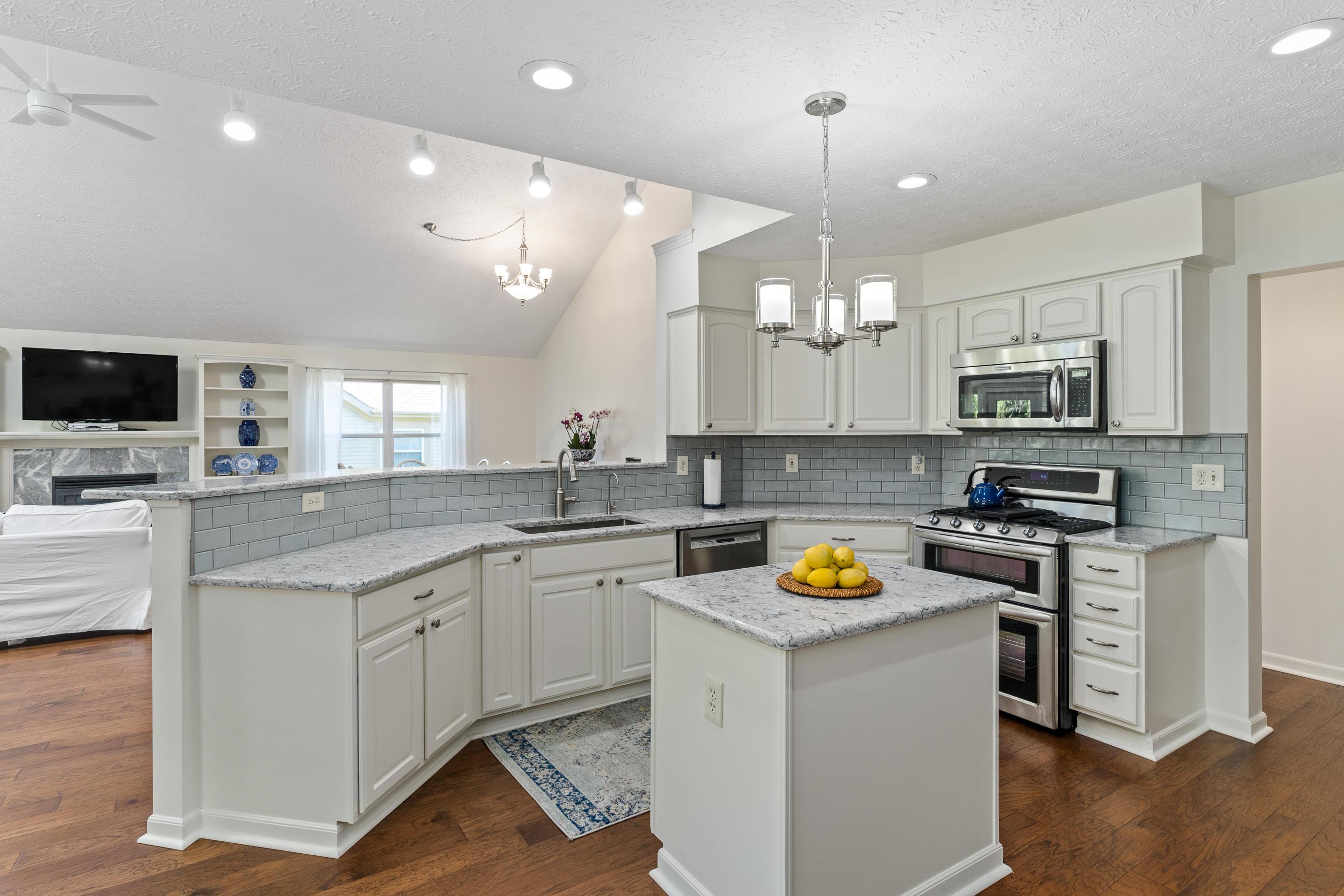 2433 Roe Drive Lewis Center, OH 43035 - Photo 12 of 47 Gallery Image 12