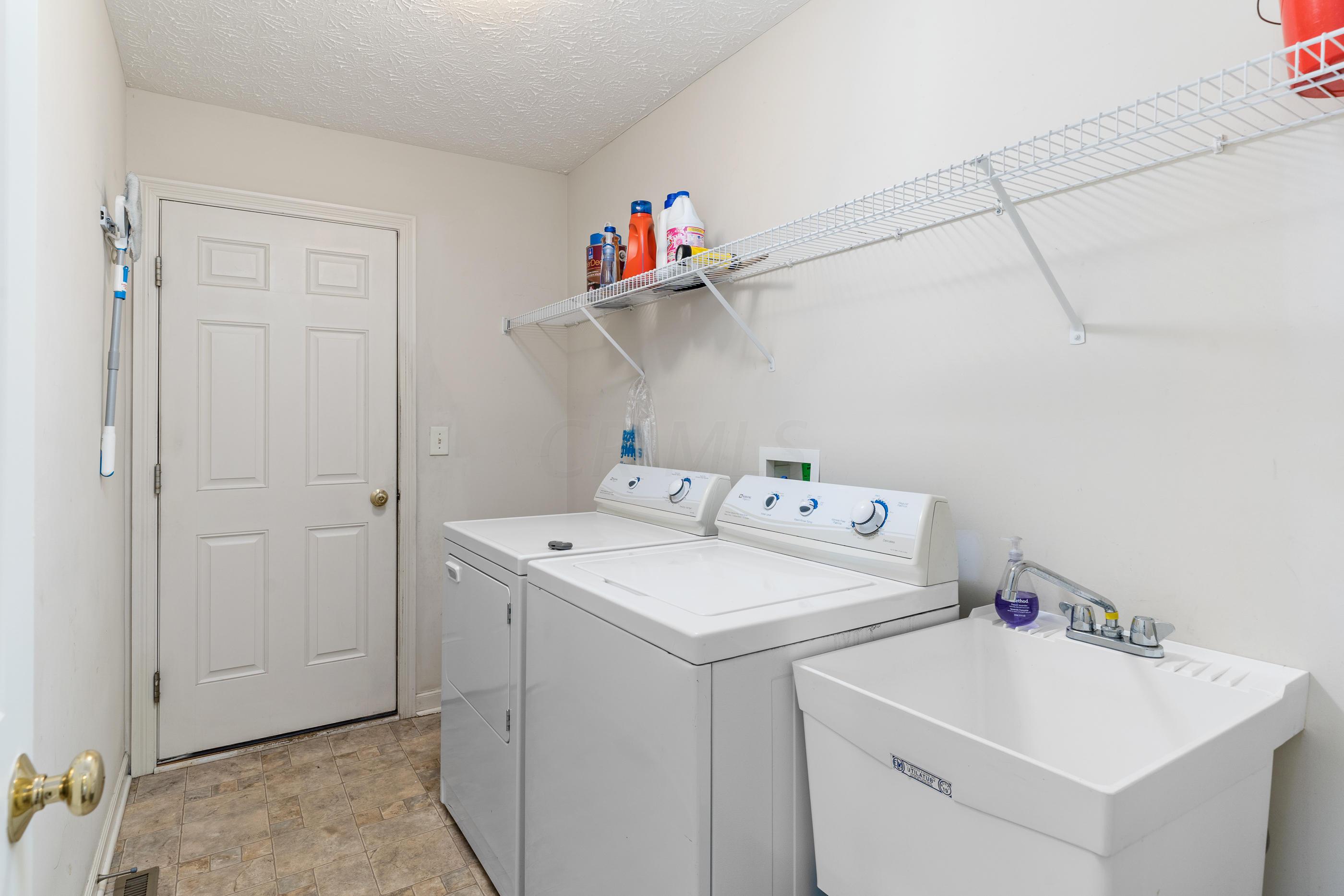 2433 Roe Drive Lewis Center, OH 43035 - Photo 24 of 47 Gallery Image 24