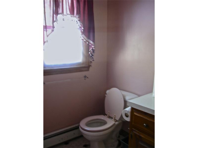 136 Ida Jim Road Alfred, ME 04002 - Photo 27 of 35 Bathroom.
