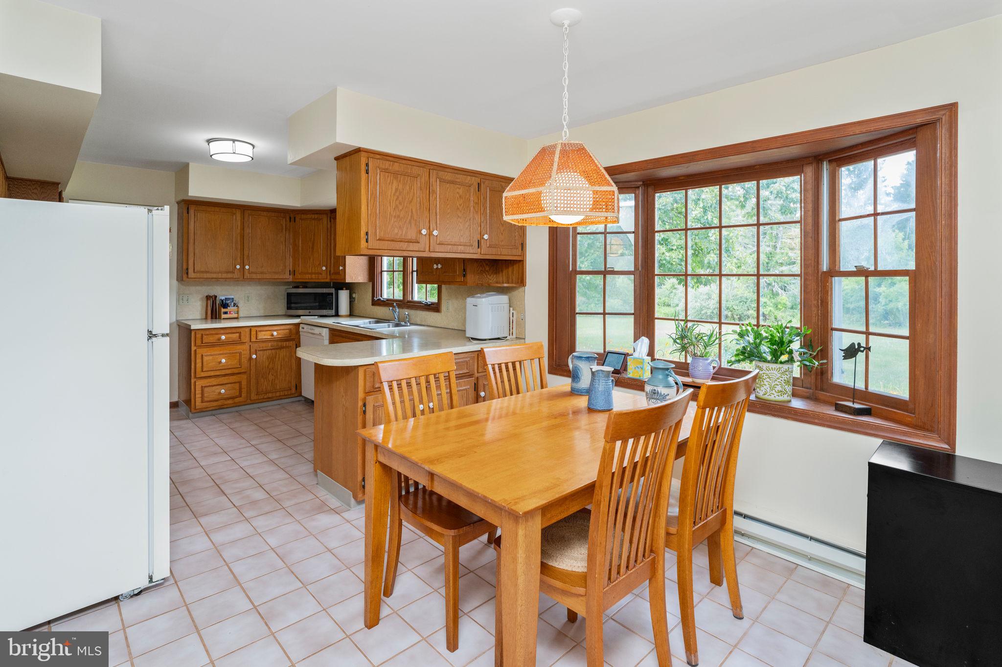 2435 Fox Run Way Riegelsville, PA 18077 - Photo 11 of 21 Kitchen