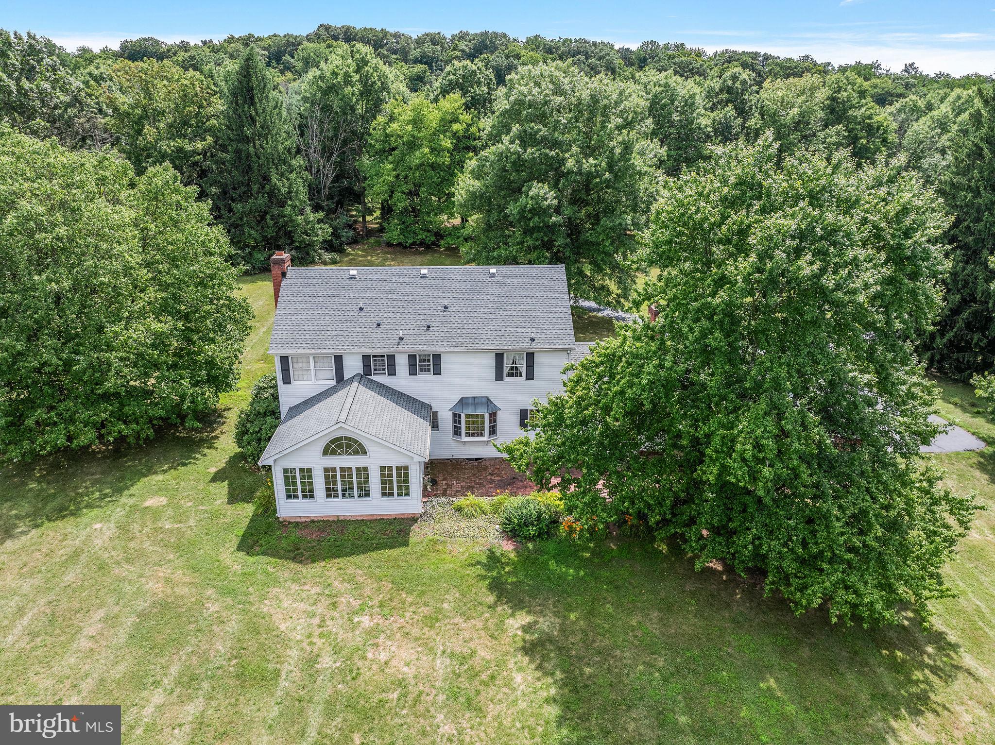 2435 Fox Run Way Riegelsville, PA 18077 - Photo 3 of 21