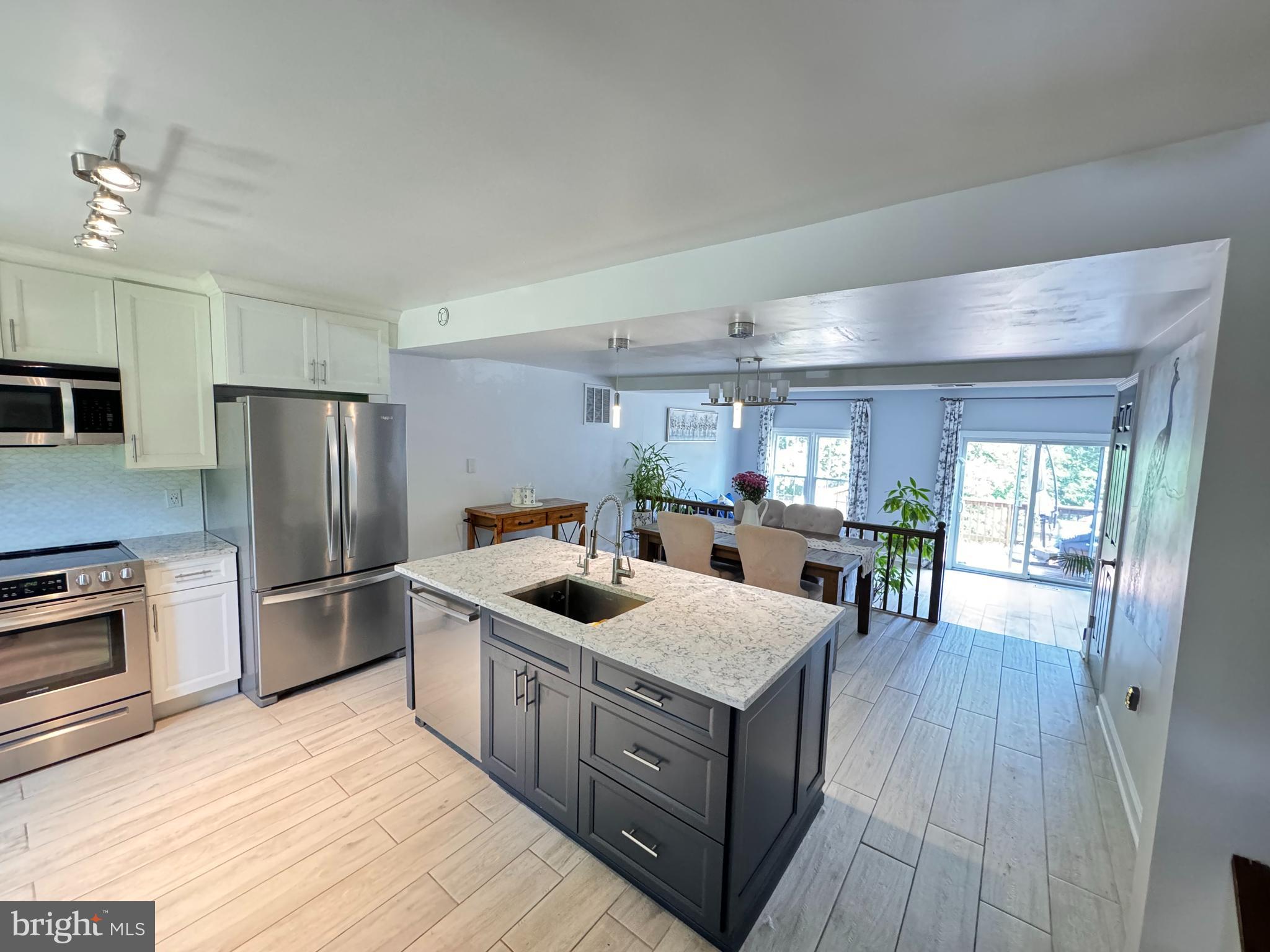 5629 Ridge View Drive Alexandria, VA 22310 - Photo 6 of 40