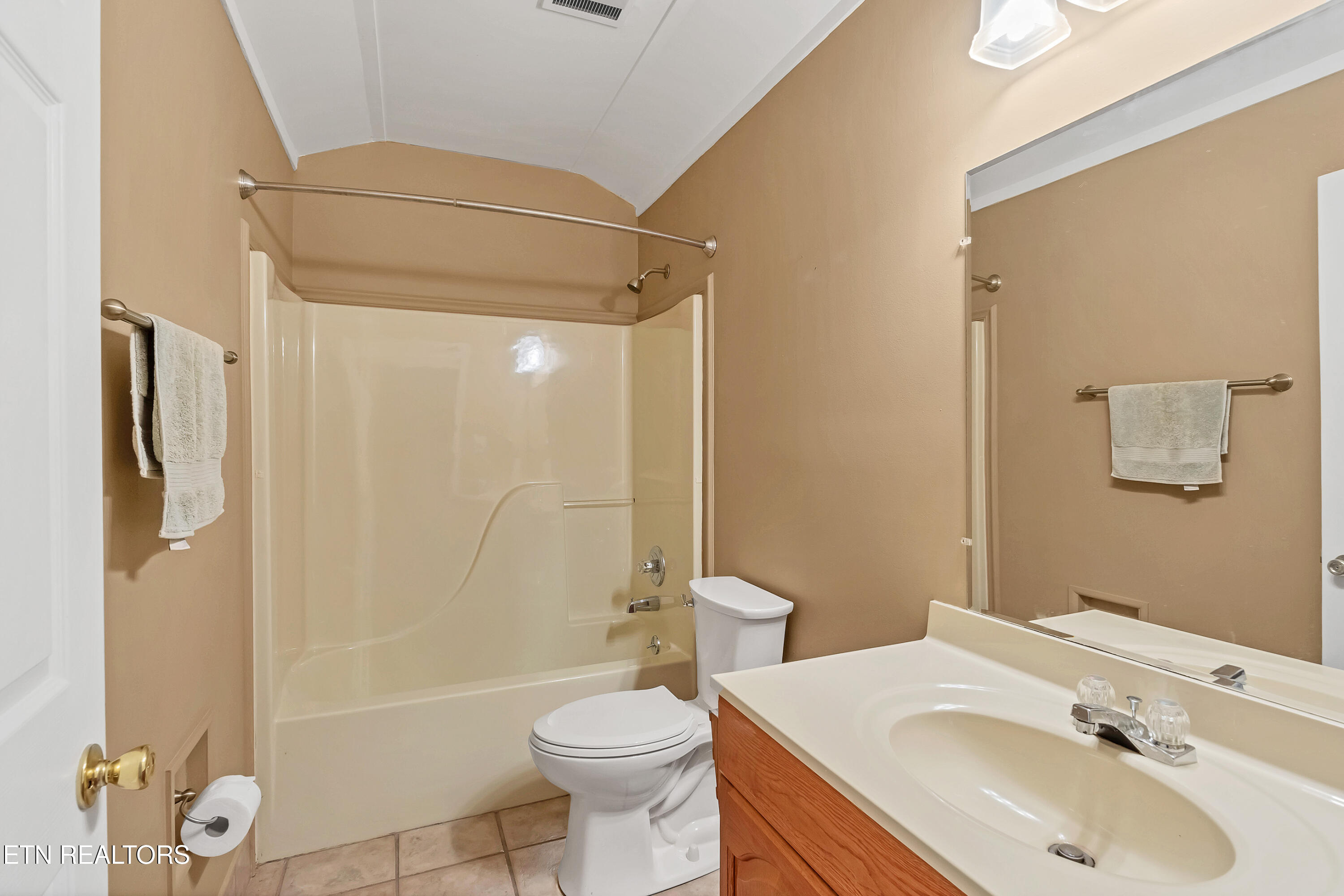 584 Bethel Church Road Townsend, TN 37882 - Photo 32 of 47 Bath