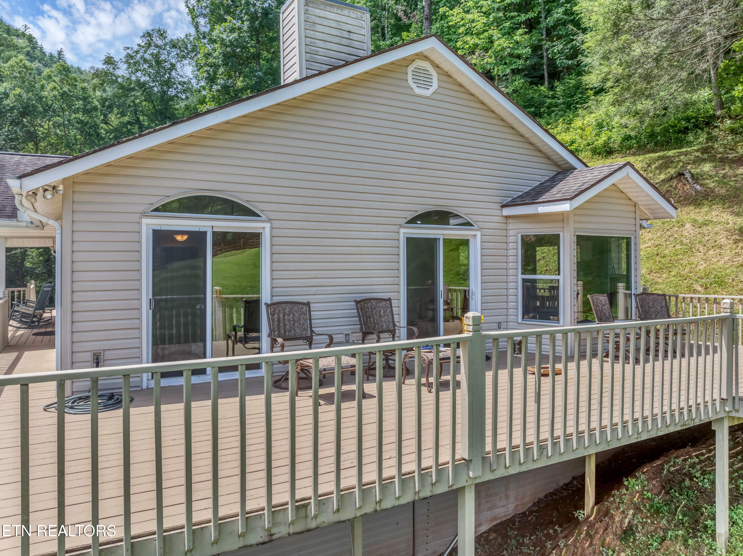 584 Bethel Church Road Townsend, TN 37882 - Photo 33 of 47 Expansive Back Deck