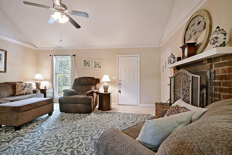 68 Princeton Road Goose Creek, SC 29445 - Photo 4 of 23 DSC_0275_DSC_0276-copy