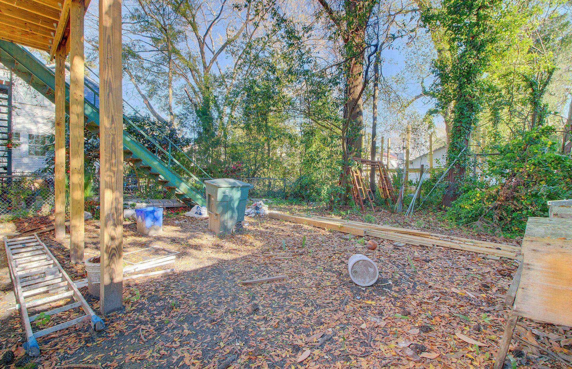 27 Cleveland Street Charleston, SC 29403 - Photo 4 of 23 ssg8Fho5