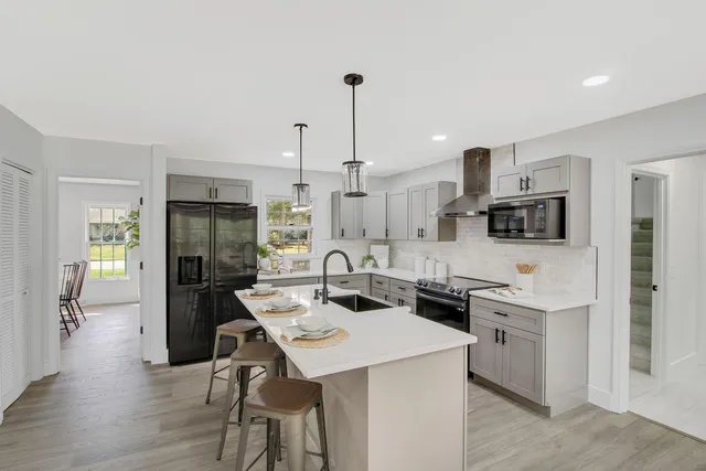 $3,100 | 305 Mayfield Street, Summerville, SC 29485