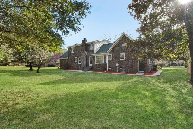 $3,100 | 305 Mayfield Street, Summerville, SC 29485