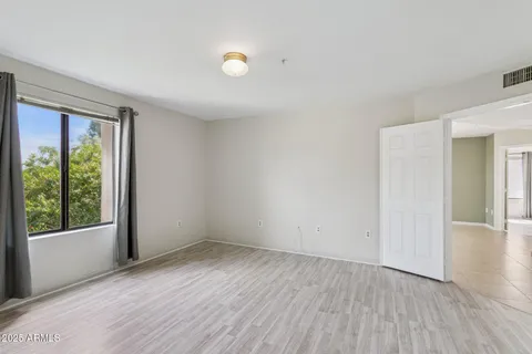 $399,900 | 4200 North Miller Road, Unit 220, Scottsdale, AZ 85251