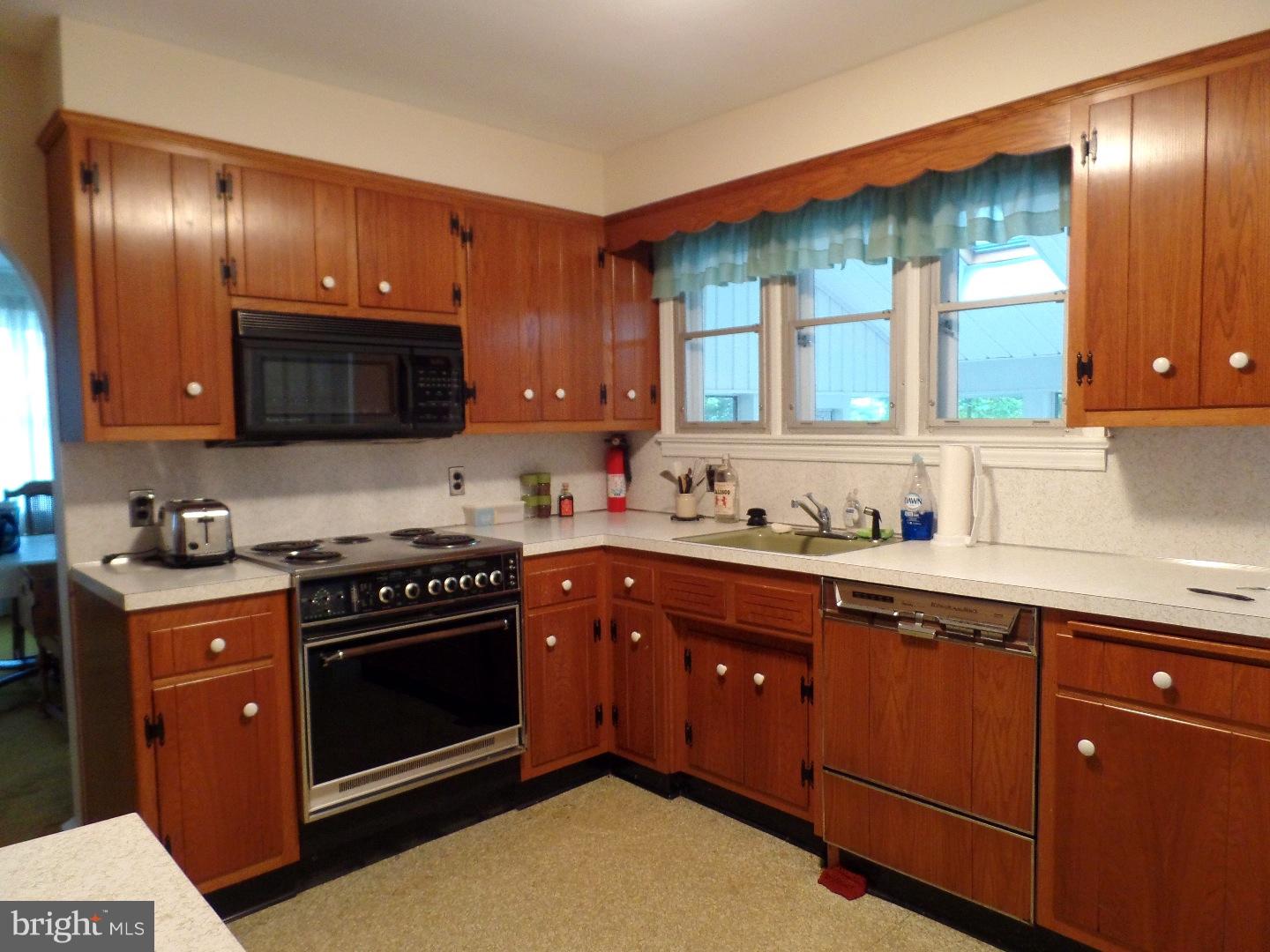 512 South Woodbury Road Pitman, NJ 08071 - Photo 4 of 16 Gallery Image 4