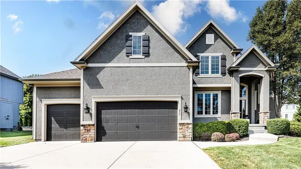 $775,000 | 212 Ansel Adams, Lee's Summit, MO 64081