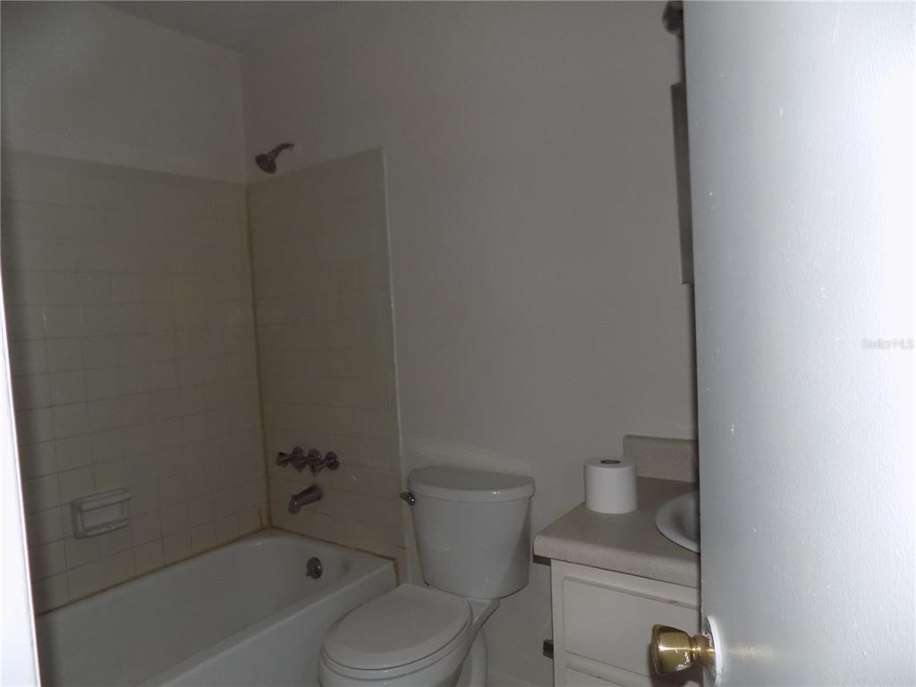 6124 Southwest 10th Place, Unit A Gainesville, FL 32607 - Photo 9 of 22