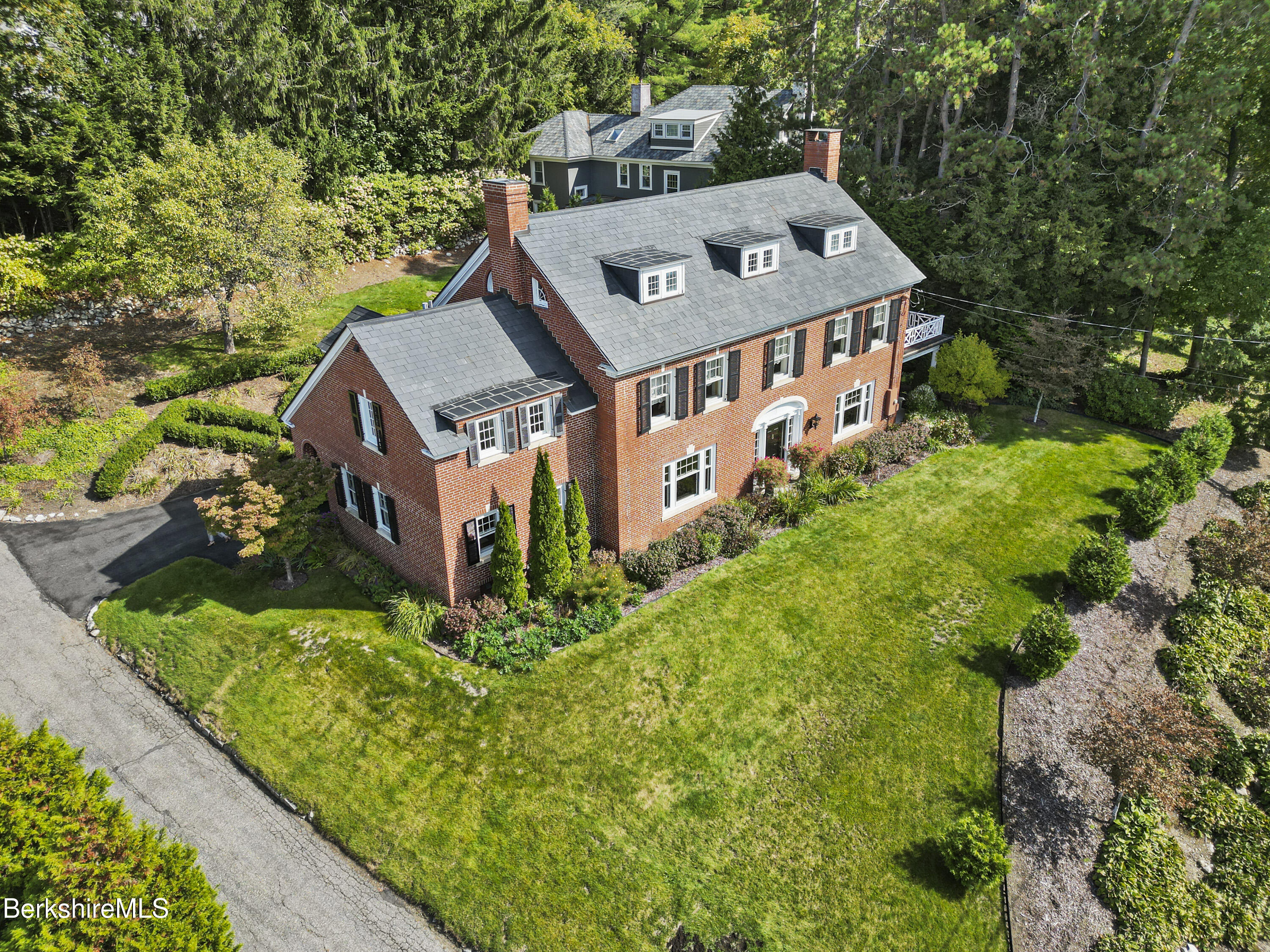 5 Crofut Street Pittsfield, MA 01201 - Photo 1 of 61 Gracious & Grand