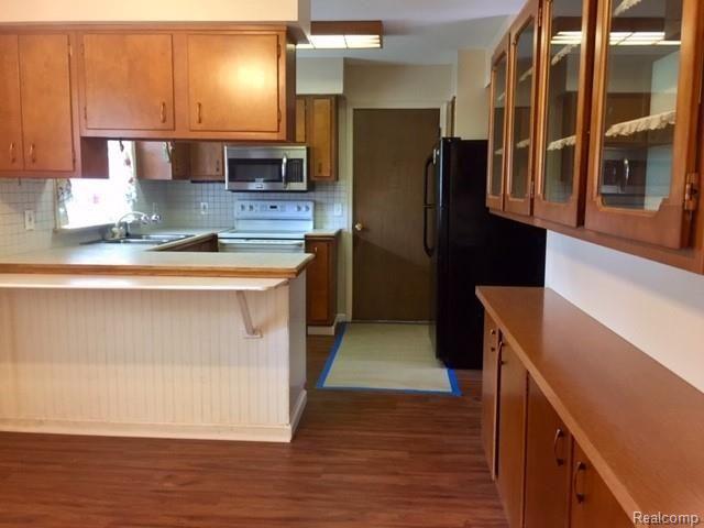 3577 Ridgecliffe Drive Flint, MI 48532 - Photo 3 of 30 IMG_7867.jpg