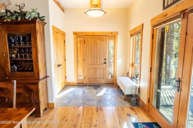 $3,495,000 | 1558 Trail Ridge Road, Alpine, WY 83128