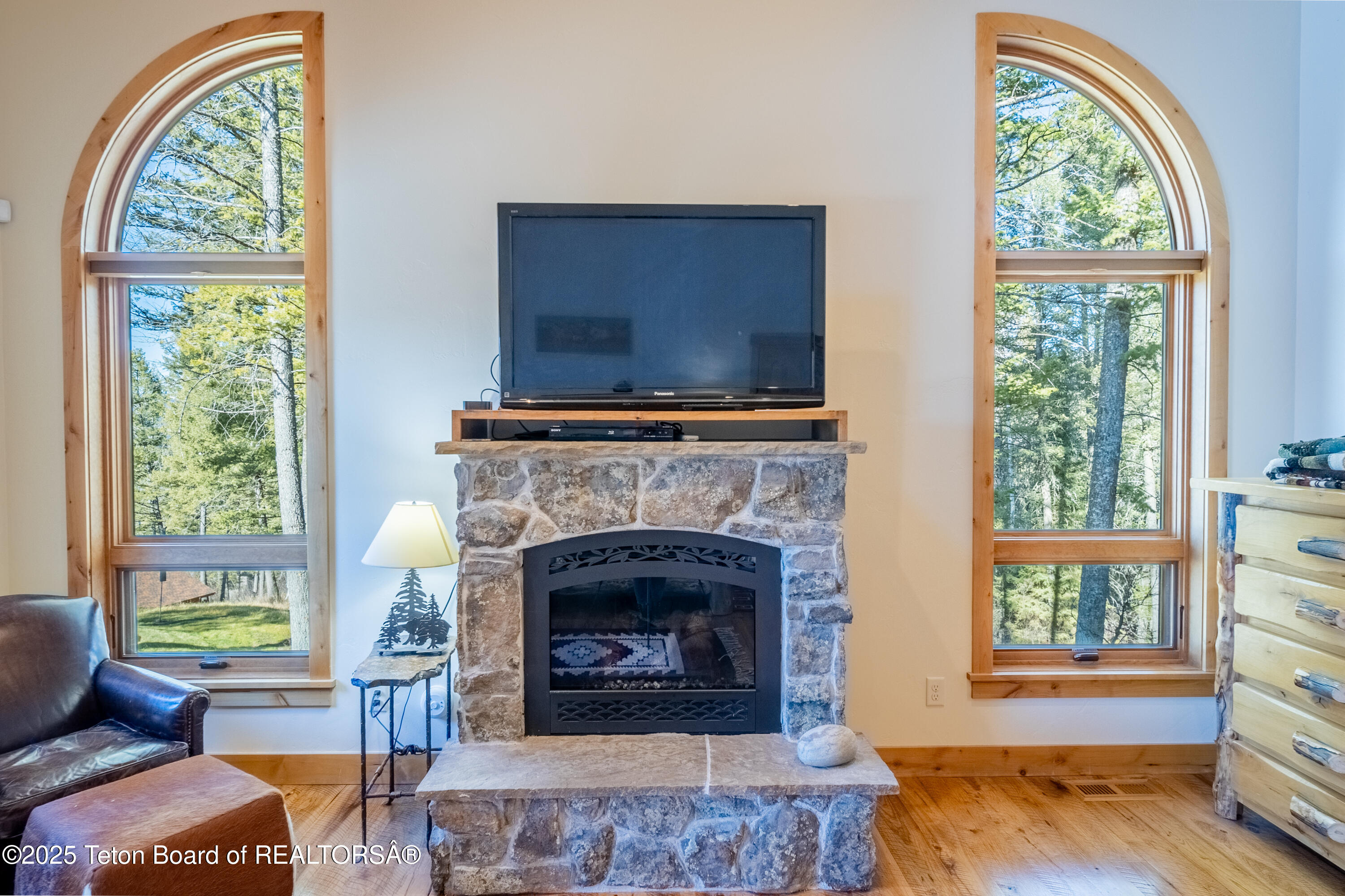 1558 Trail Ridge Road Alpine, WY 83128 - Photo 27 of 49 Primary Suite