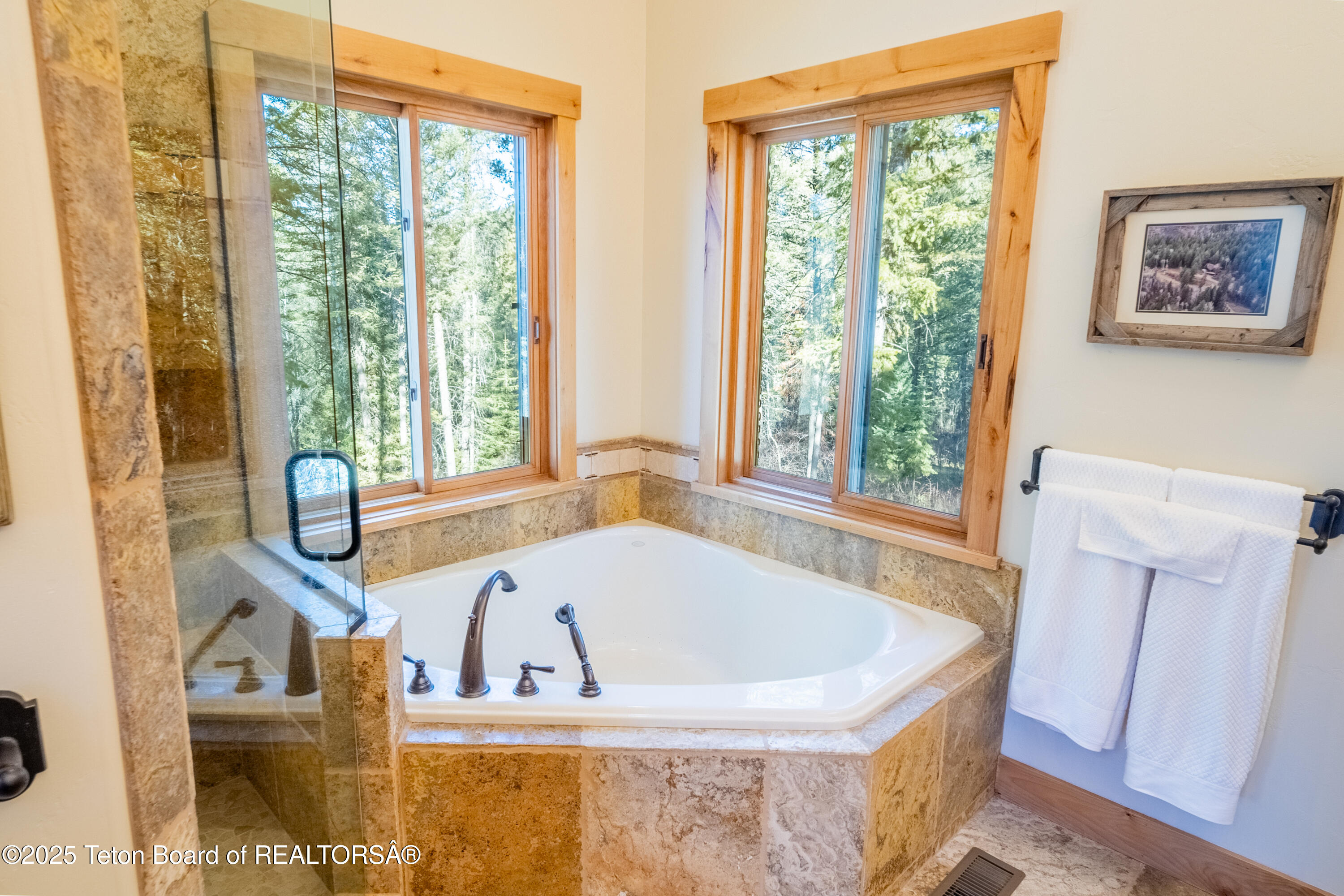 1558 Trail Ridge Road Alpine, WY 83128 - Photo 29 of 49 Primary Bathroom